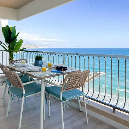 Balcon Al Mar. Joya En La Playa De Campello. エル・カンページョ